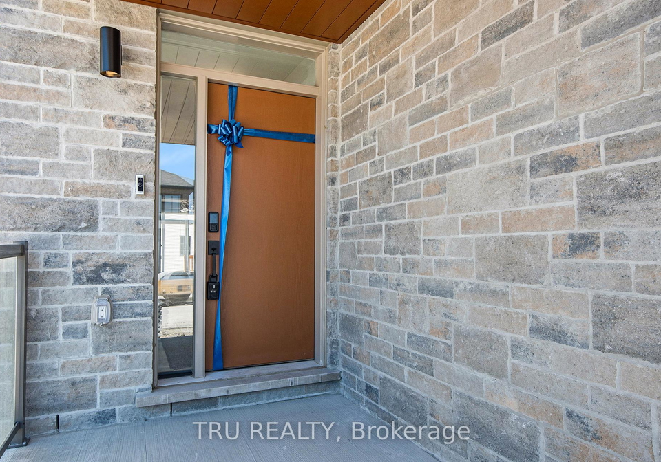 813-crossgate-street-ottawa-ontario-x13098644