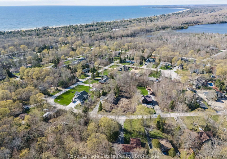 58-graham-crescent-south-bruce-peninsula-ontario-x13098730