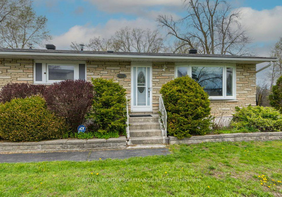 86-store-street-quinte-west-ontario-x13099038
