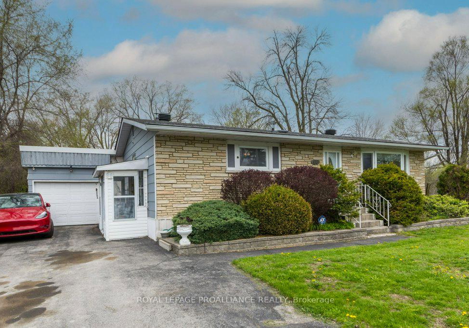86-store-street-quinte-west-ontario-x13099038