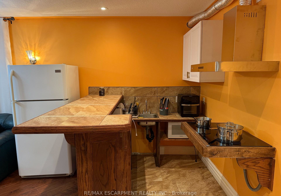 2-pineridge-drive-hamilton-ontario-x13099102