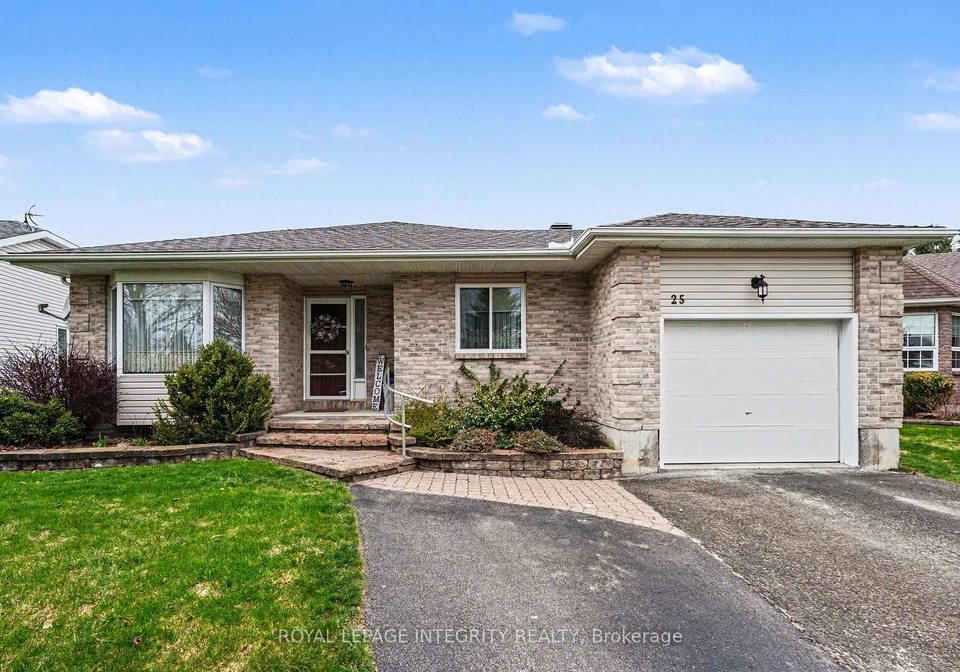25-decaria-boulevard-perth-ontario-x13099178