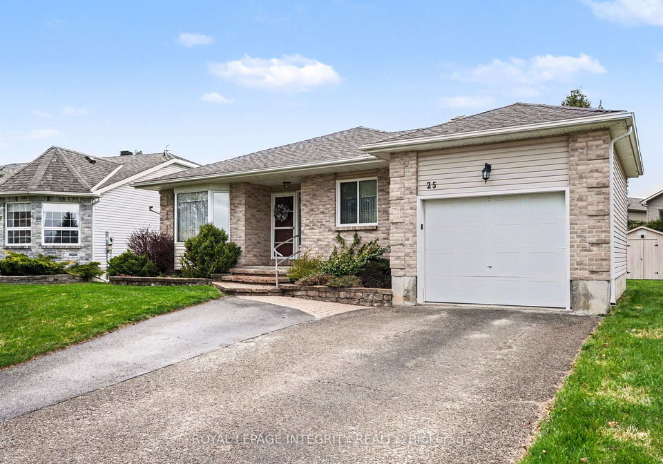 25-decaria-boulevard-perth-ontario-x13099178