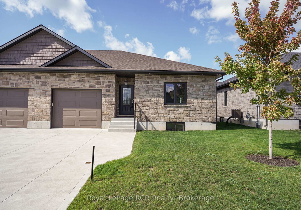 274-queen-street-s-north-perth-ontario-x13099202
