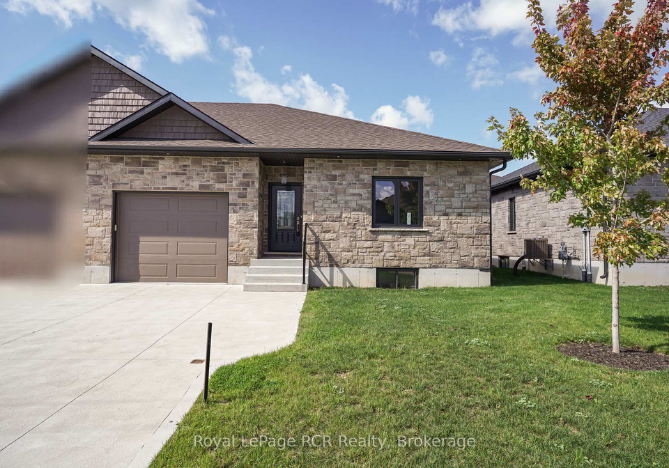 274-queen-street-s-north-perth-ontario-x13099202