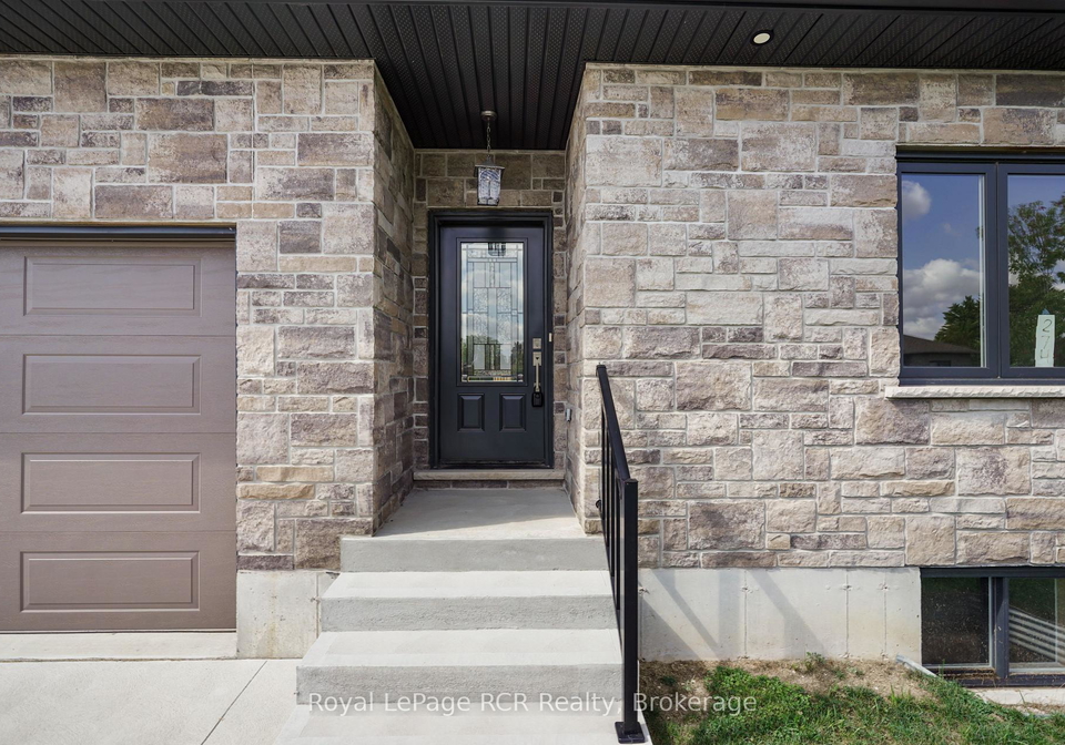 274-queen-street-s-north-perth-ontario-x13099202