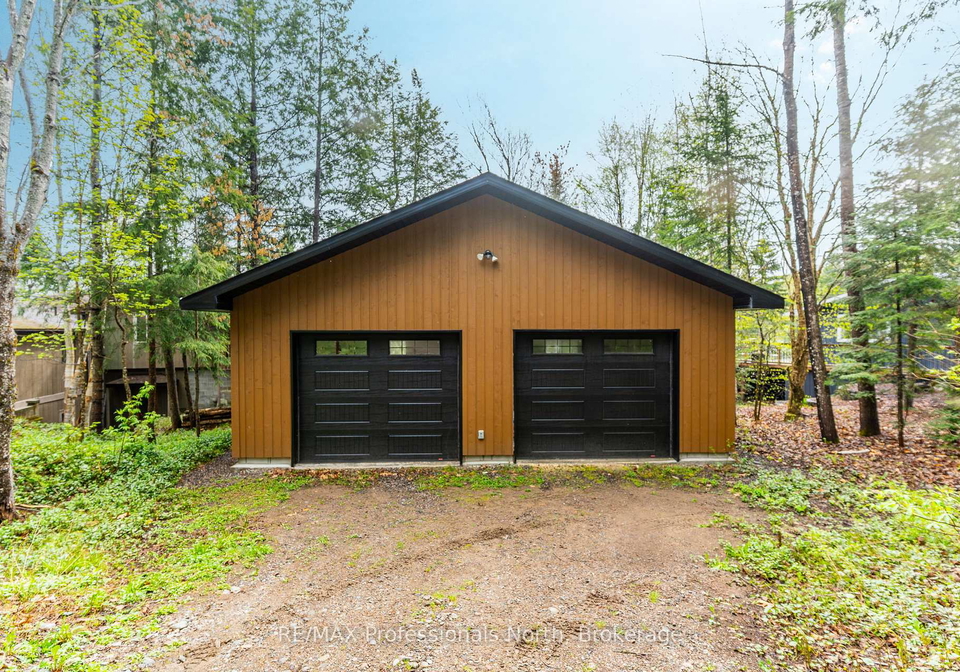 6213-kennisis-lake-road-dysart-et-al-ontario-x13099216