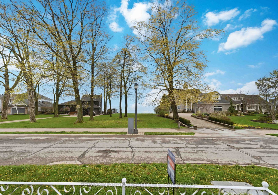 696-lakeshore-road-fort-erie-ontario-x13099538