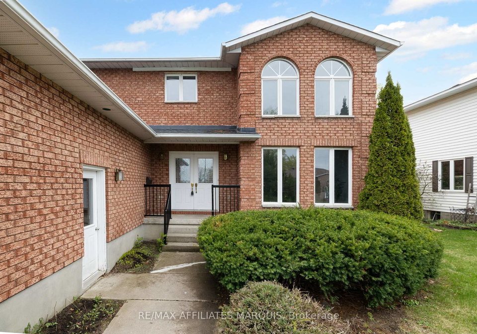 15-davis-drive-smiths-falls-ontario-x13099854