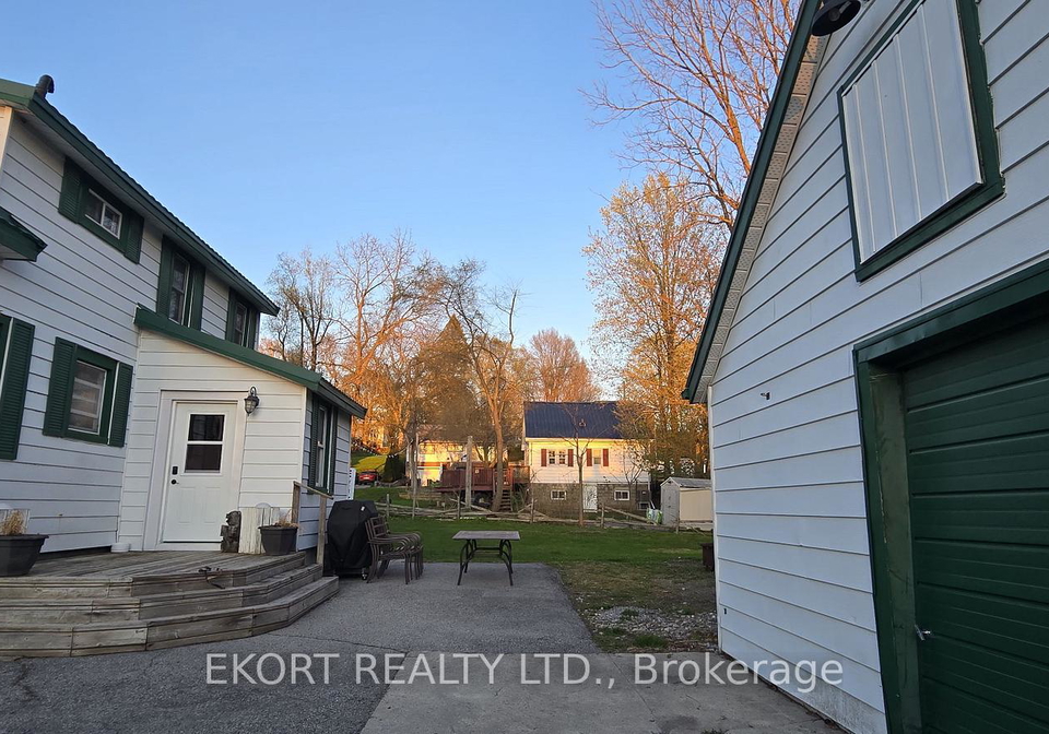 4-south-street-s-prince-edward-county-ontario-x13100082