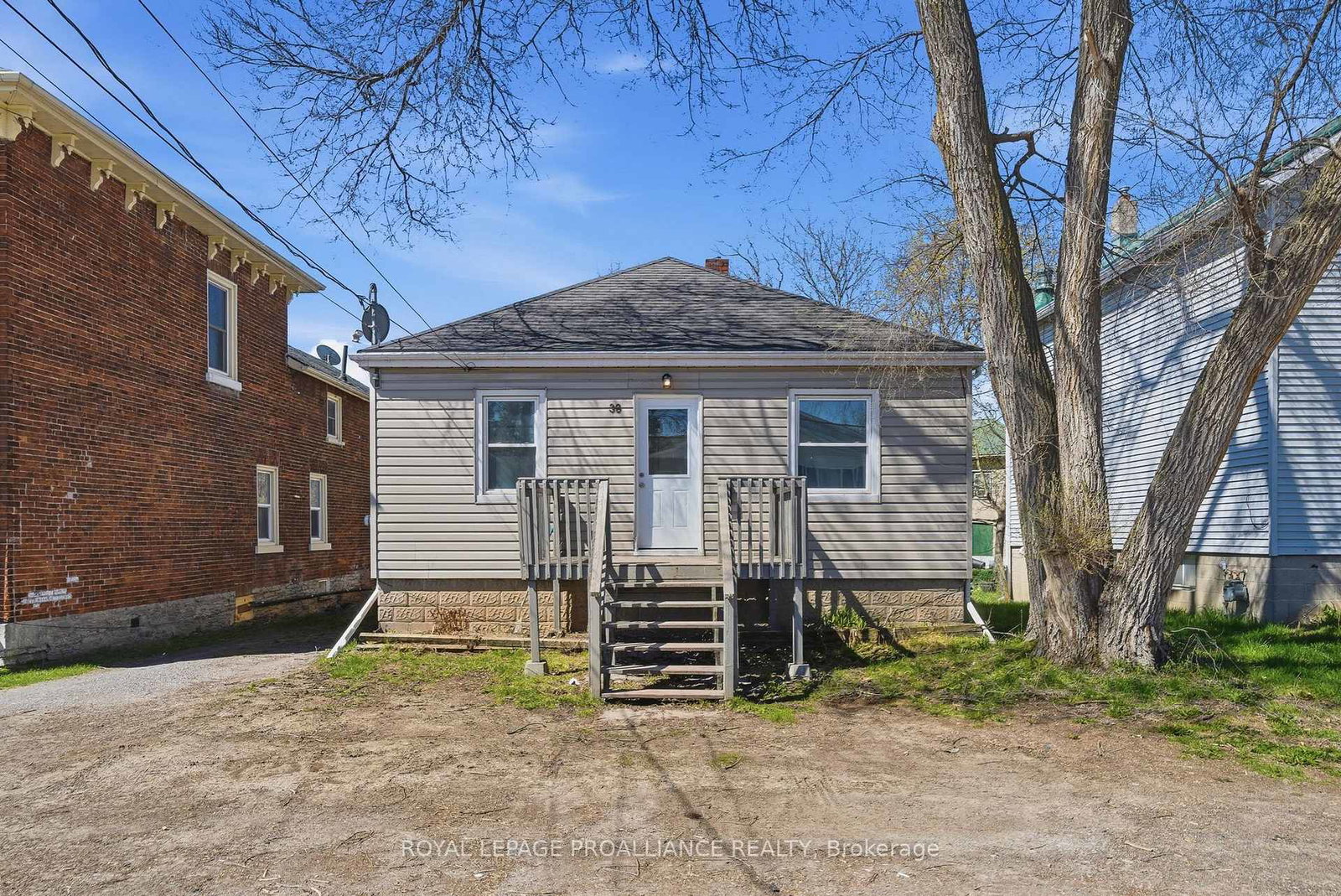 38-oak-street-belleville-ontario-x13100158