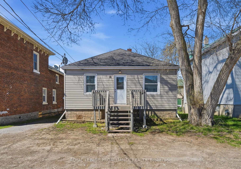 38-oak-street-belleville-ontario-x13100158