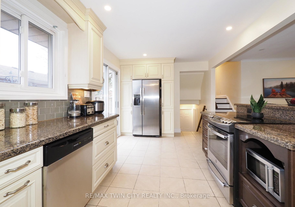 163-pinegrove-crescent-waterloo-ontario-x13100698
