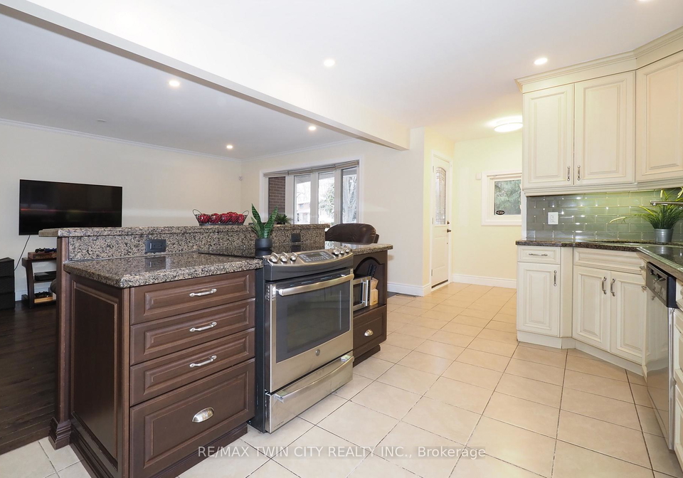 163-pinegrove-crescent-waterloo-ontario-x13100698