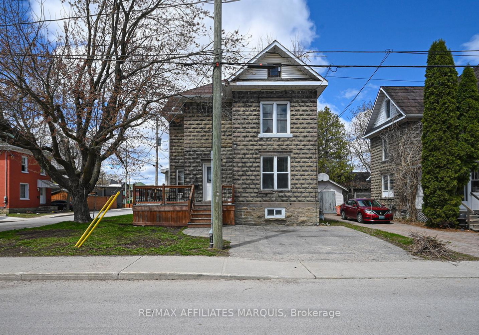 2-foster-avenue-smiths-falls-ontario-x13100730