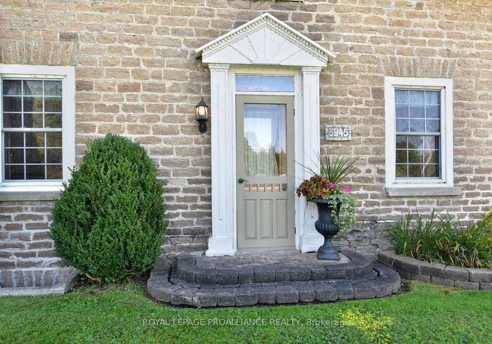 3945-county-road-26-elizabethtown-kitley-ontario-x13100798