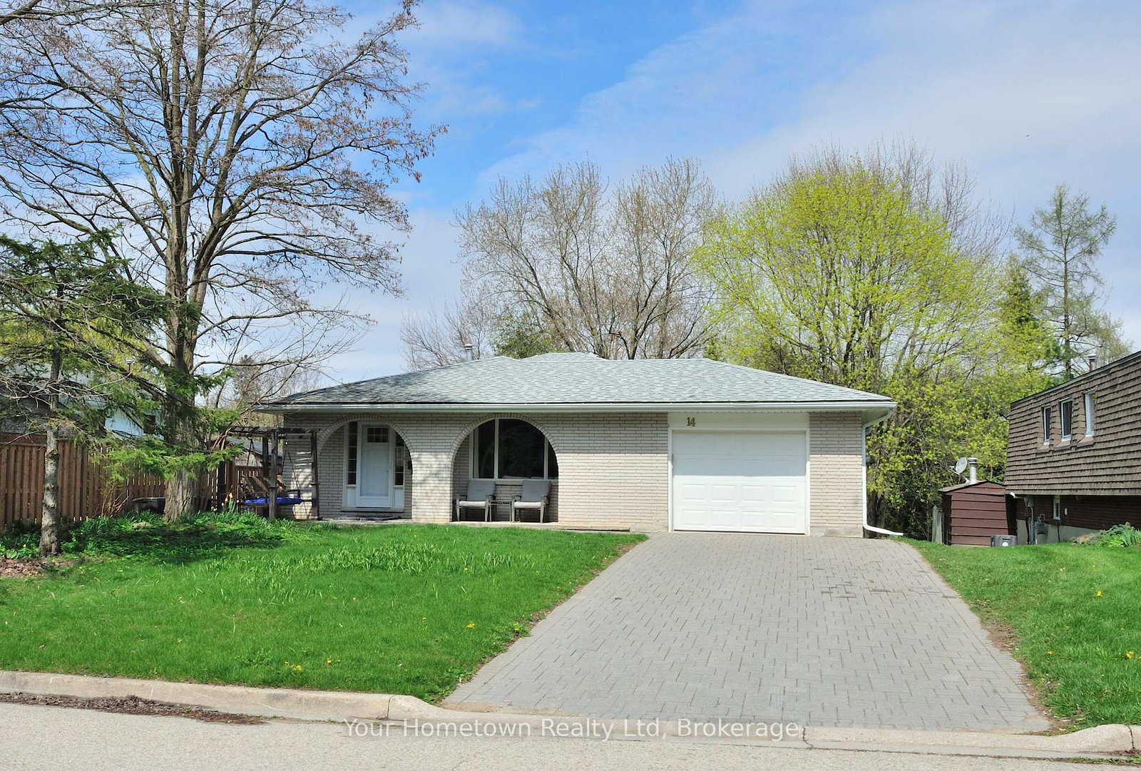 14-braeside-street-centre-wellington-ontario-x13100982
