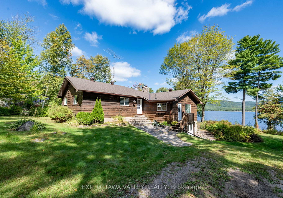 71-delaney-lane-laurentian-hills-ontario-x13101202