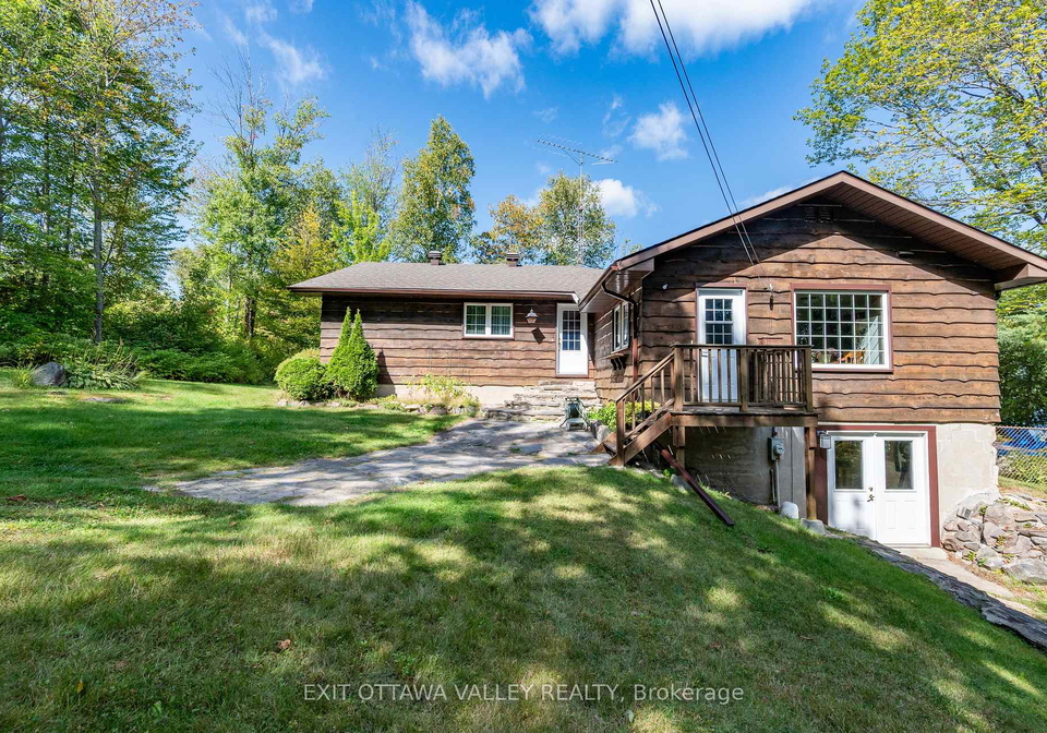 71-delaney-lane-laurentian-hills-ontario-x13101202