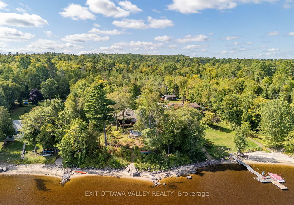 71-delaney-lane-laurentian-hills-ontario-x13101202