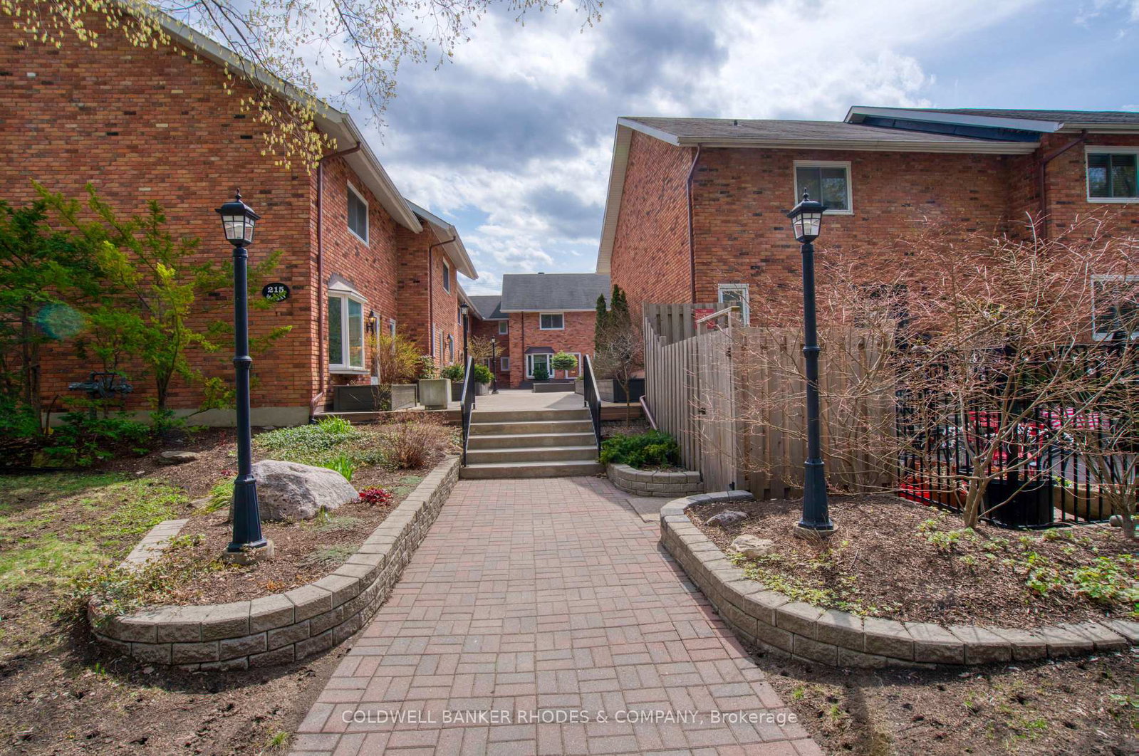 215-mackay-street-ottawa-ontario-x13101282