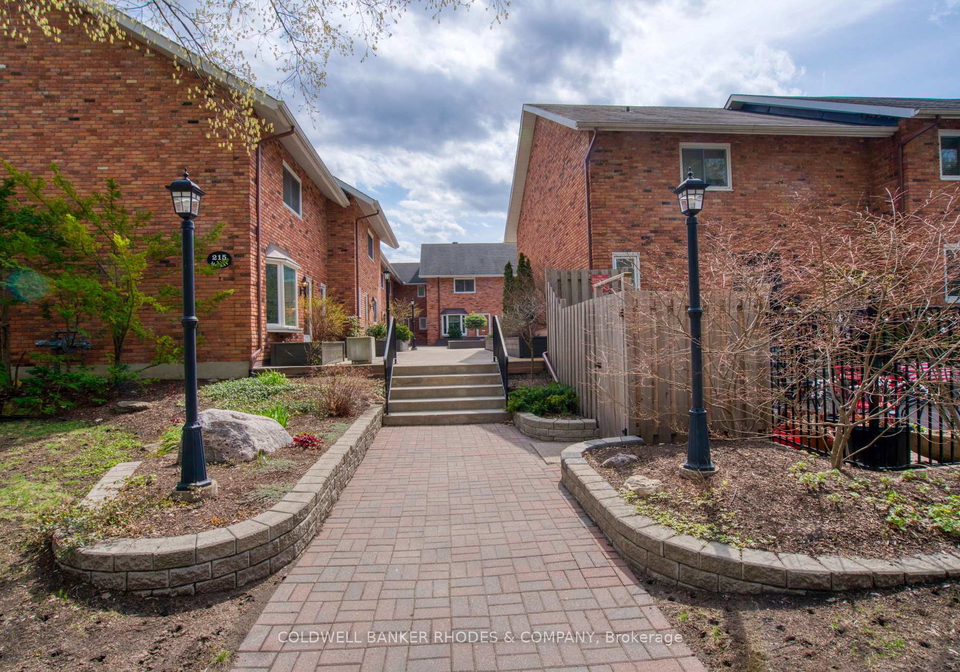215-mackay-street-ottawa-ontario-x13101282