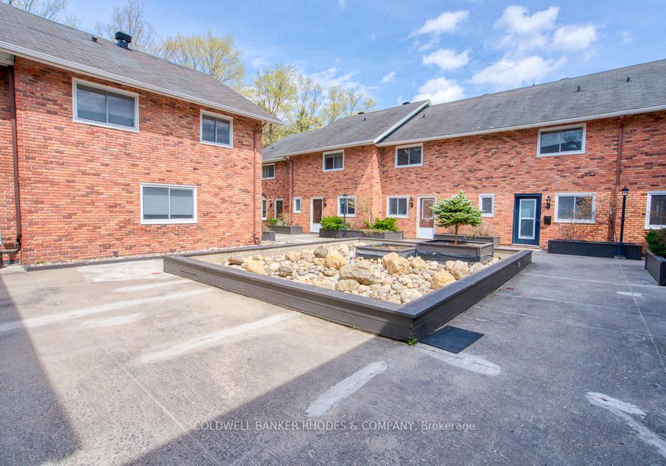 215-mackay-street-ottawa-ontario-x13101282