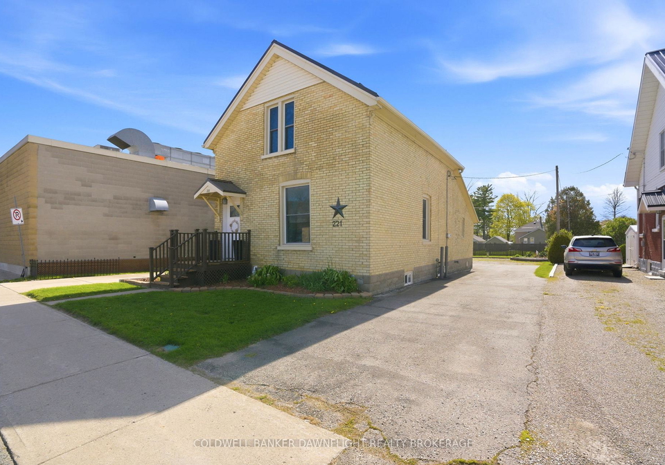 221-main-street-s-south-huron-ontario-x13101666