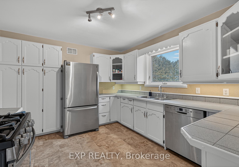 733036-southgate-73-southgate-ontario-x13101802