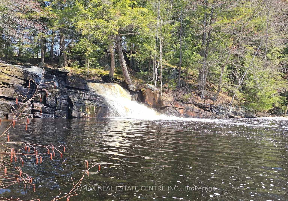 1033-north-shore-drive-gravenhurst-ontario-x13102194