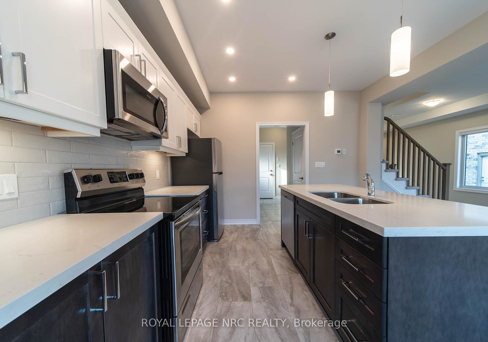 1217-uppers-lane-thorold-ontario-x13102196