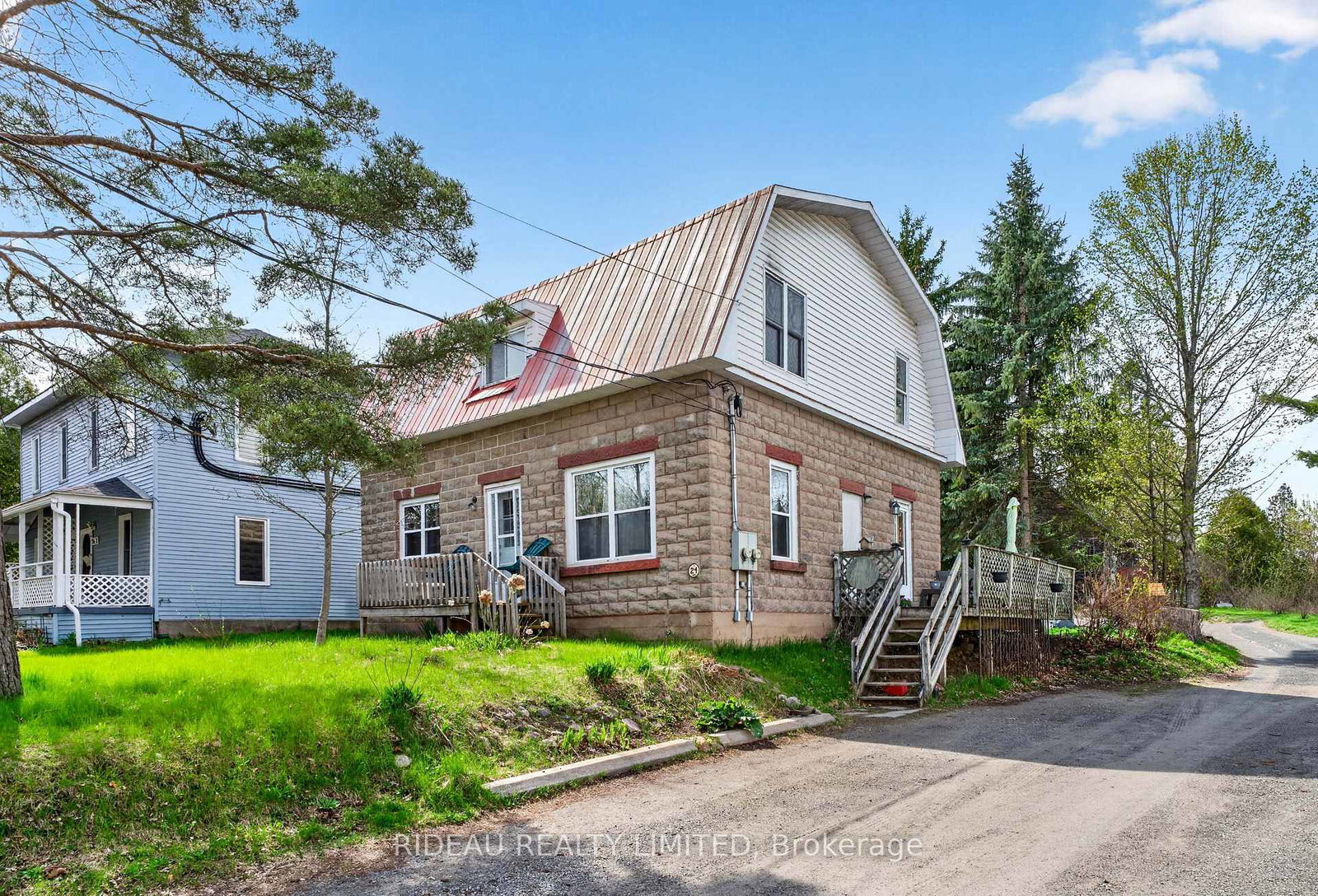 24-rideau-street-westport-ontario-x13102210