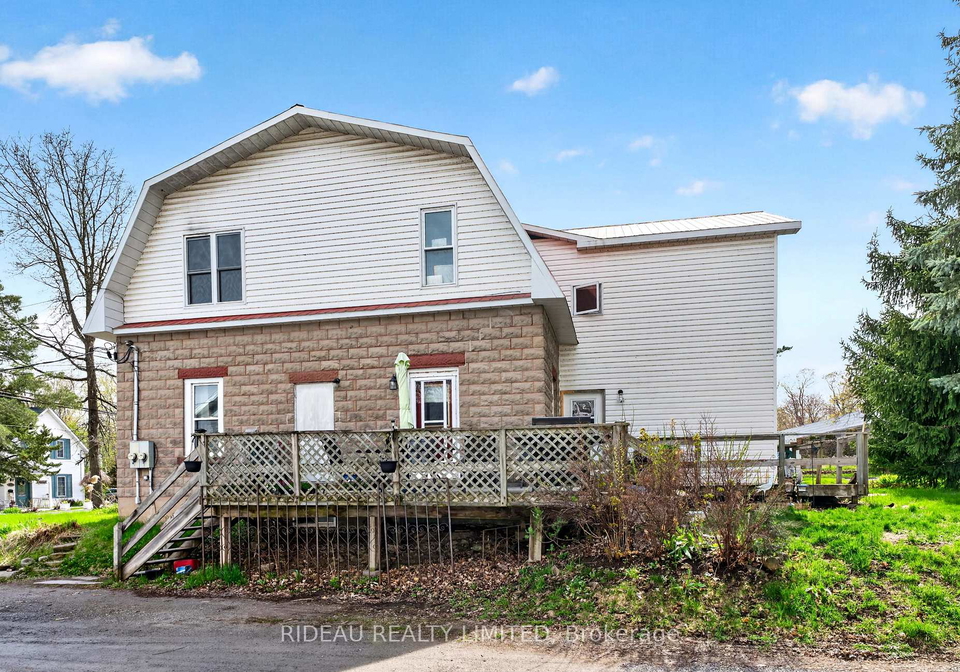 24-rideau-street-westport-ontario-x13102210