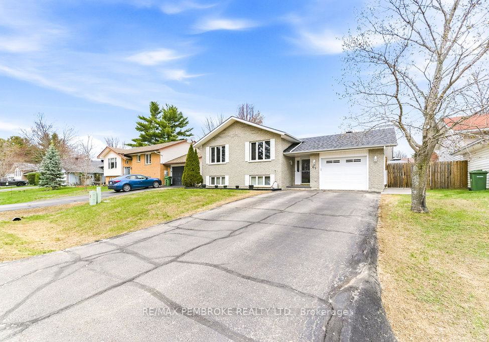 61-woodland-crescent-petawawa-ontario-x13102448