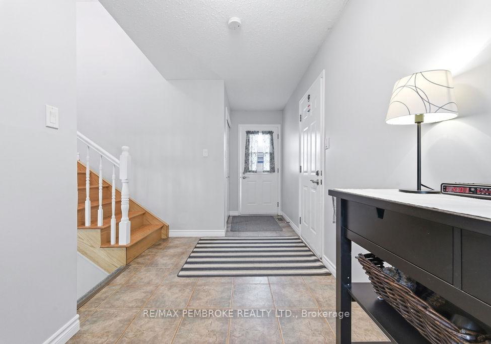 61-woodland-crescent-petawawa-ontario-x13102448