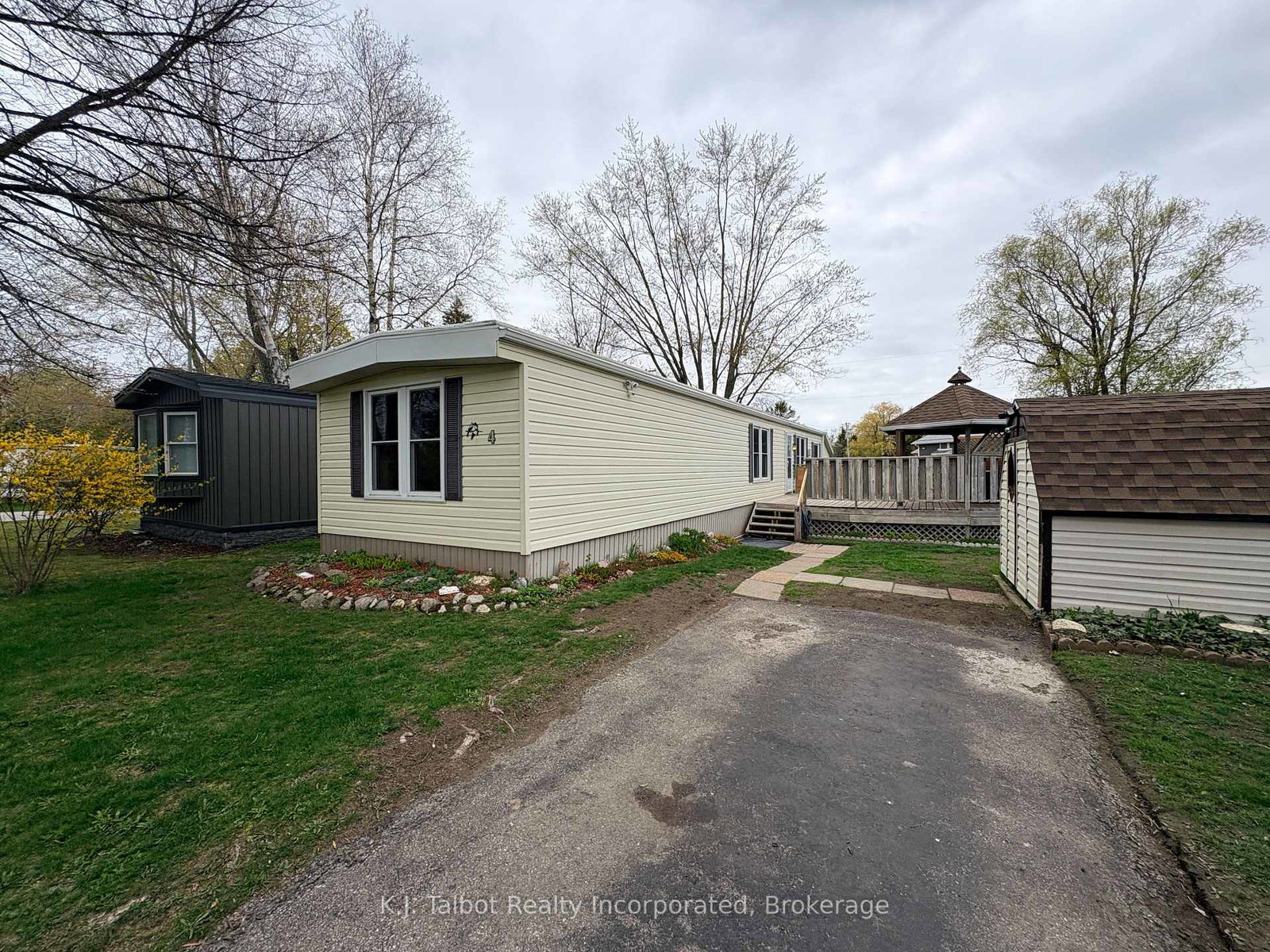 4-poplar-lane-ashfield-colborne-wawanosh-ontario-x13102646