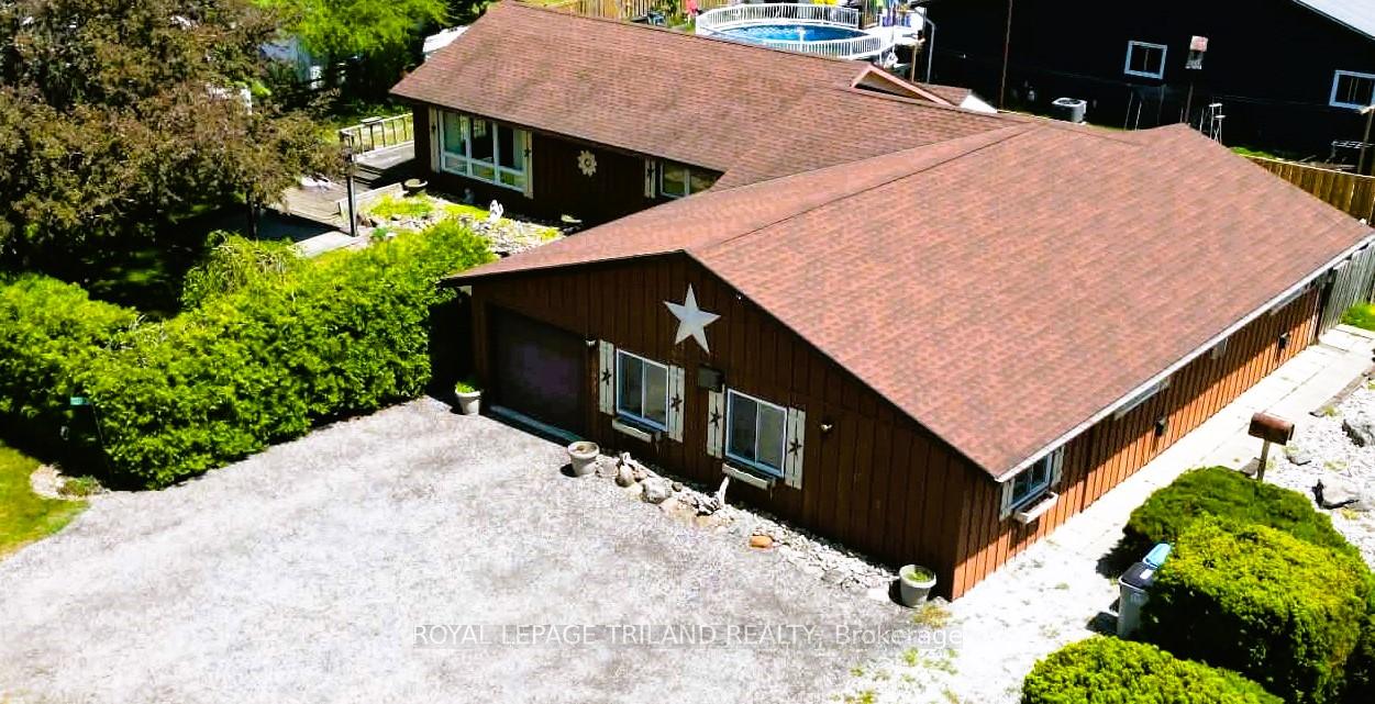 10000-erie-street-lambton-shores-ontario-x13103004