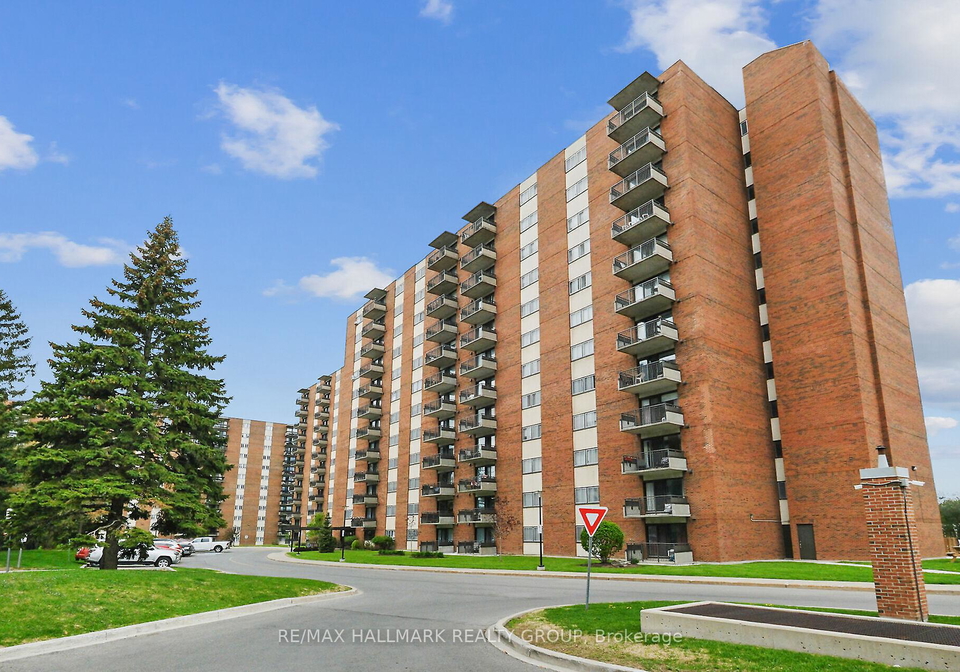 1485-baseline-road-ottawa-ontario-x13103208