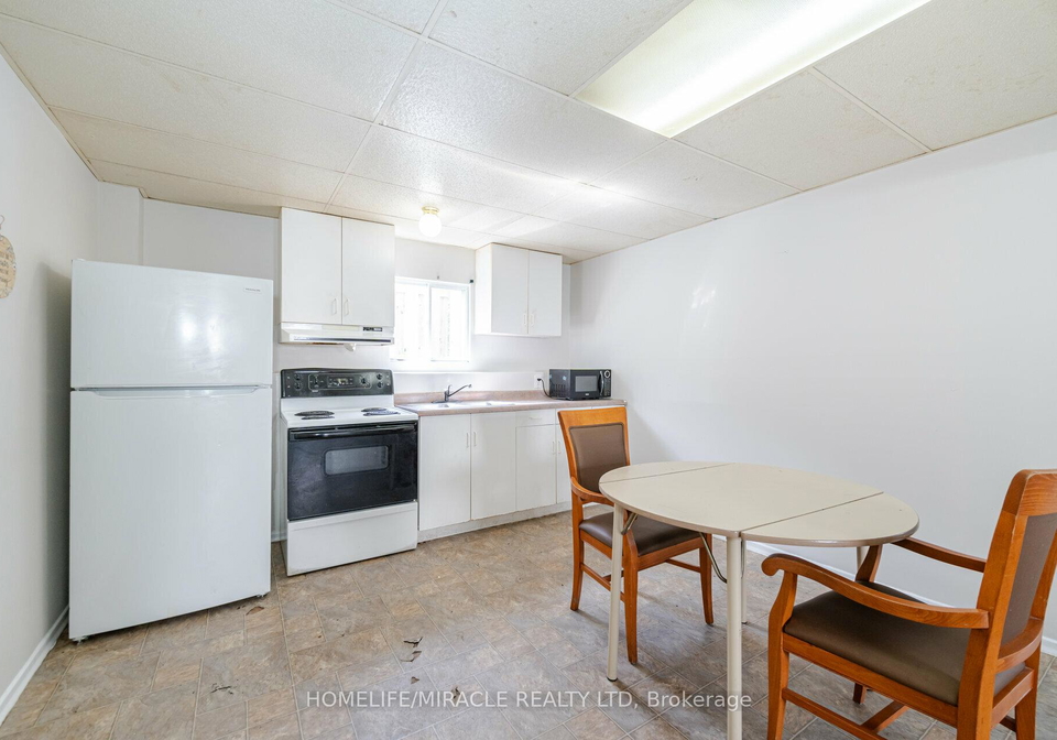 36-poplar-crescent-welland-ontario-x13103260