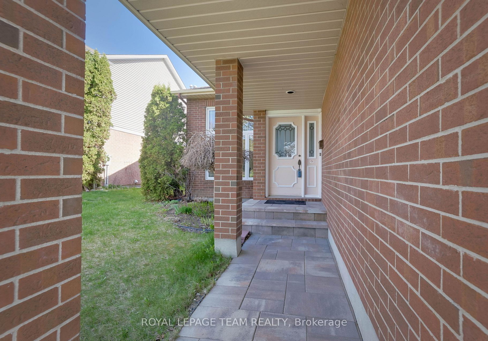 8-saddlebrook-street-ottawa-ontario-x13103598