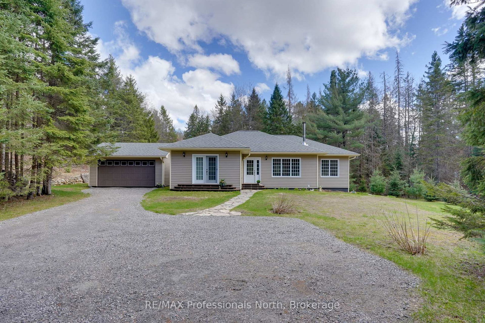 2253-lone-pine-drive-huntsville-ontario-x13103630