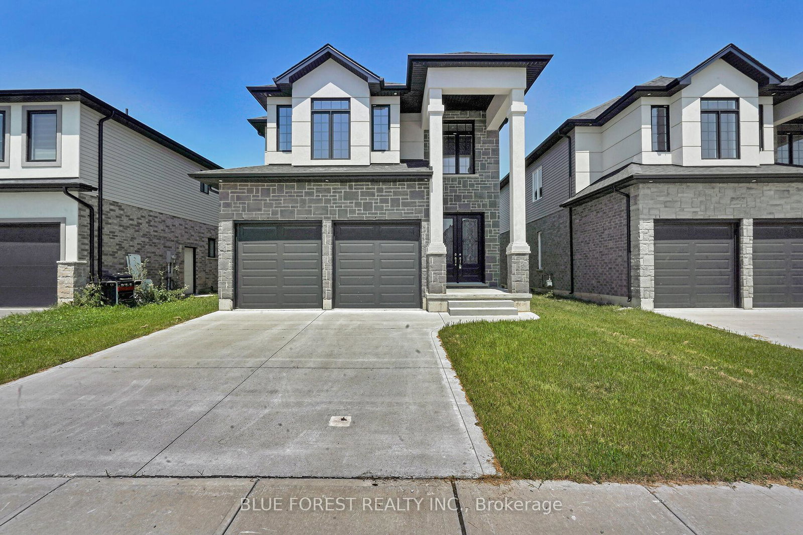 2916-lemieux-walk-london-south-ontario-x13103976