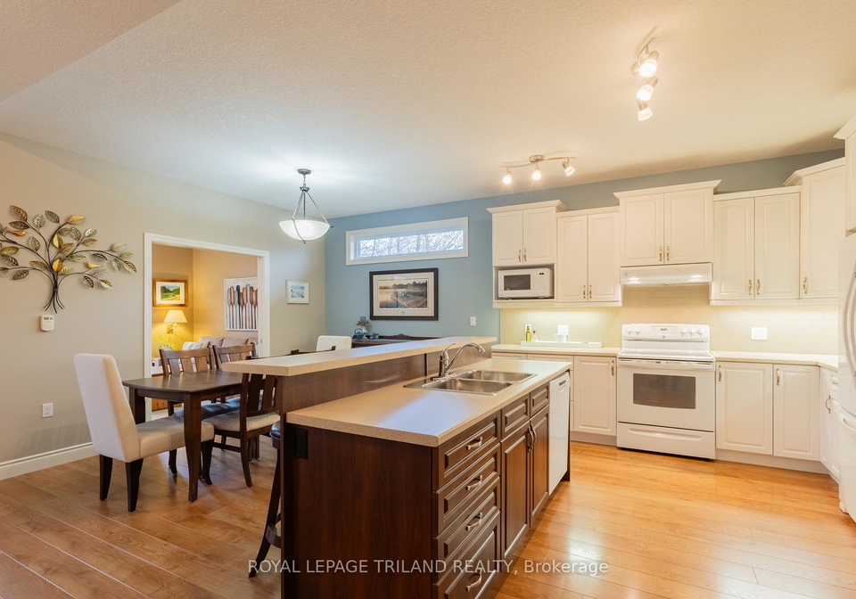 19-erin-place-lambton-shores-ontario-x13104154