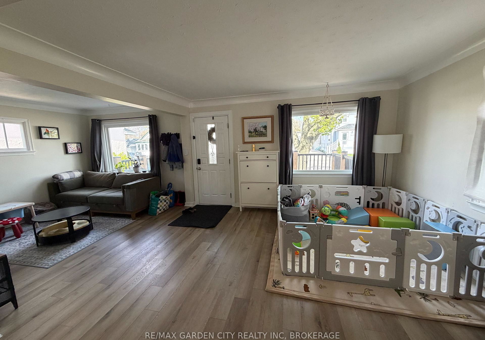 39-margery-avenue-s-st-catharines-ontario-x13104750