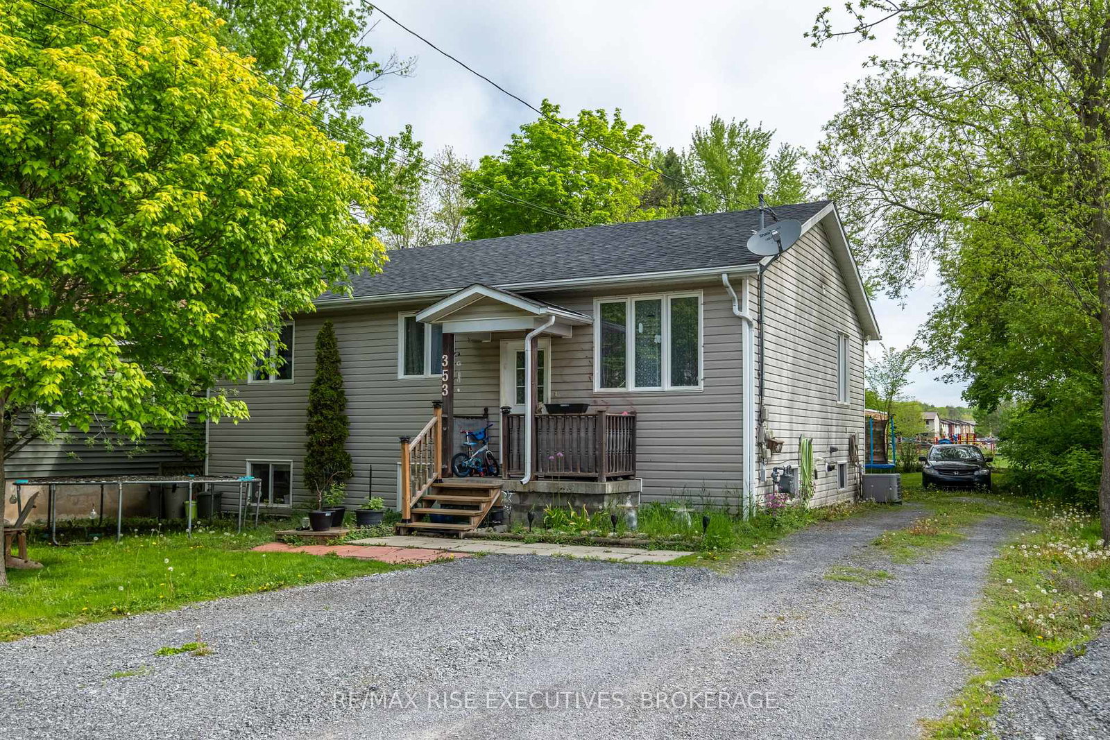 353-n-charles-street-gananoque-ontario-x13104980