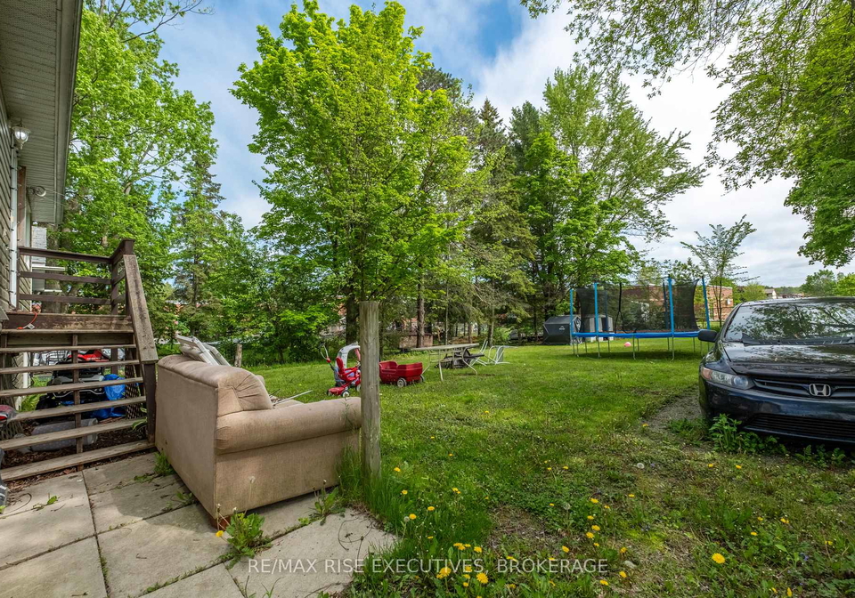 353-n-charles-street-gananoque-ontario-x13104980