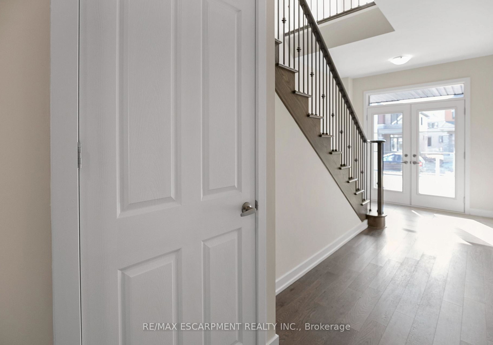 12-blackberry-lane-thorold-ontario-x13105400
