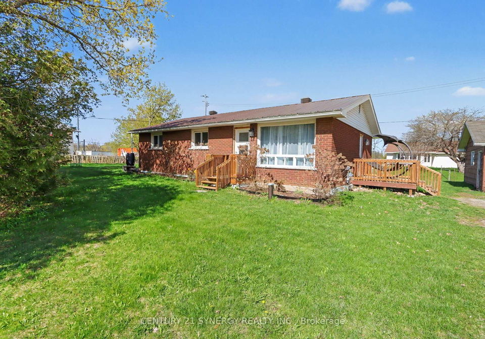 130-saumure-circle-drummondnorth-elmsley-ontario-x13105422