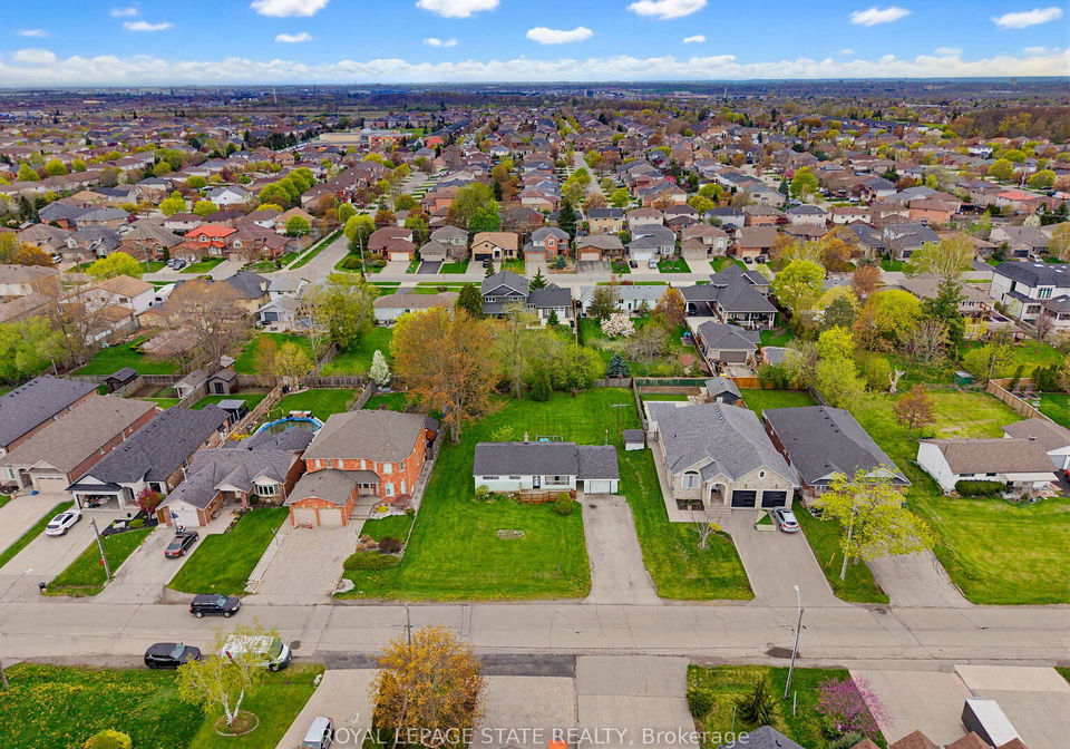 29-leckie-avenue-hamilton-ontario-x13105436