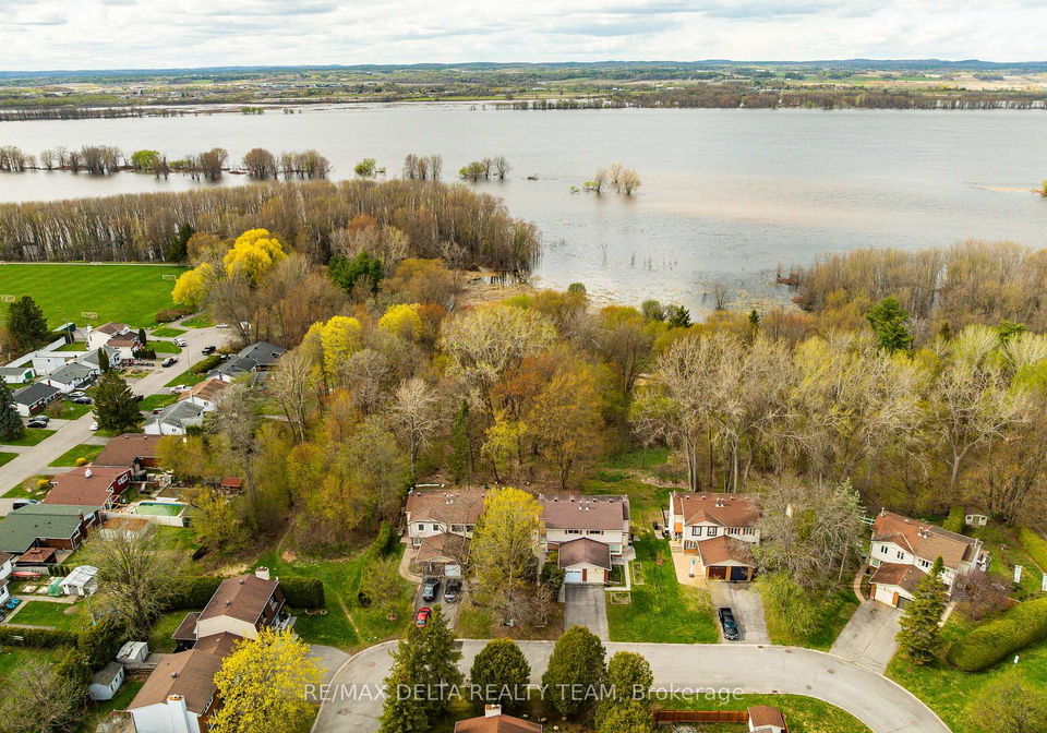 796-vinette-crescent-ottawa-ontario-x13105570